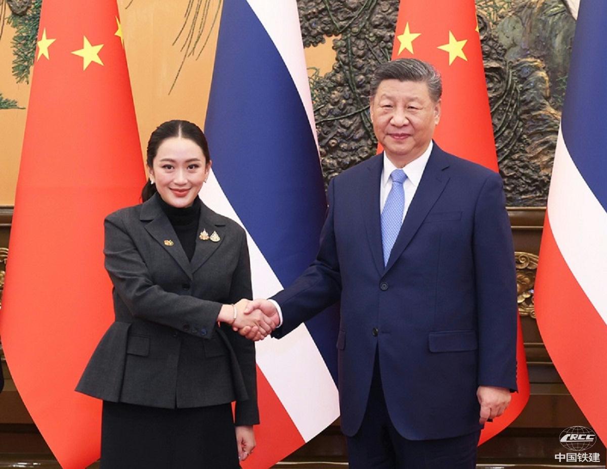 2025年2月6日,习近平会见泰国总理佩通坦.jpg